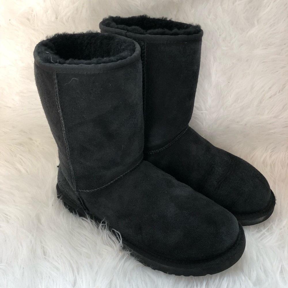Black Classic Short Ugg Boots